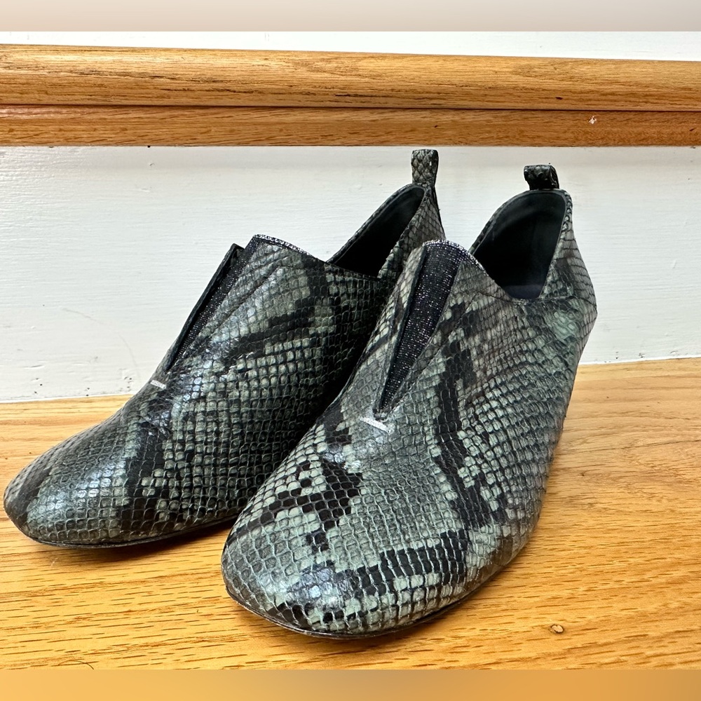 Henry Beguelin Snake Print Ankle Booties Size38 size 7.5 Block Heel Rare Leather
